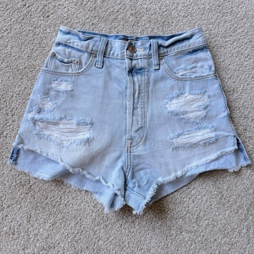 Abercrombie & Fitch light wash distressed button fly shorts size 24